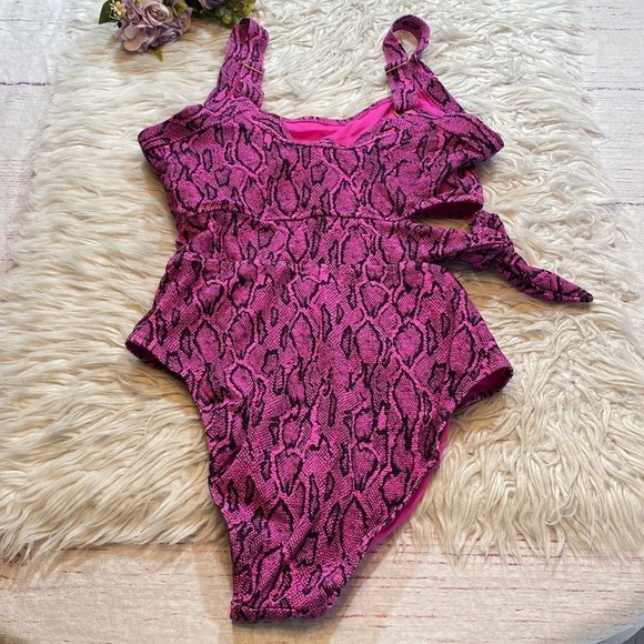 NWT Jessica Simpson Snakeskin Asymmetric Tied One Piece Swimsuit in Fuchsia L - Picture 12 of 12